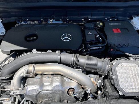 Used 2026 Mercedes-Benz GLB 250 4MATIC image 9