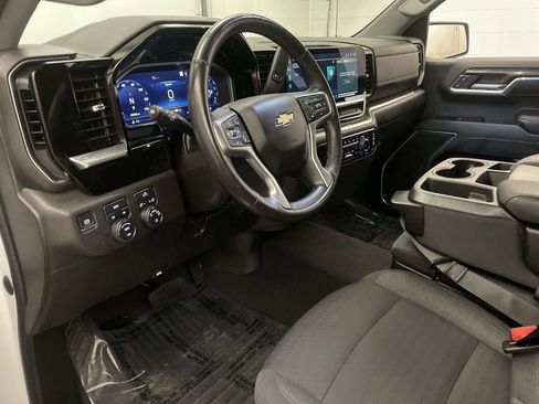 Used 2022 Chevrolet Silverado 1500 LT image 5