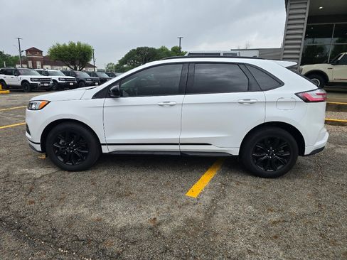 Used 2024 Ford Edge SE w/ Black Appearance Package image 8