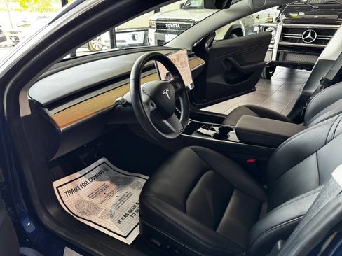 Used 2018 Tesla Model 3 Long Range RWD image 9