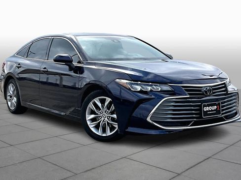 Used 2021 Toyota Avalon XLE w/ Carpet Mat Package (TMS) image 2