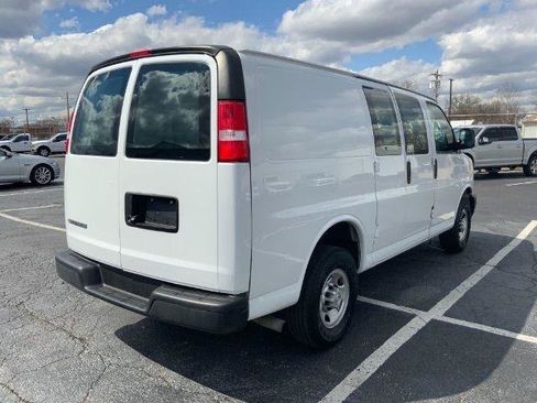 Used 2019 Chevrolet Express 2500 w/ Driver Convenience Package RWD image 5
