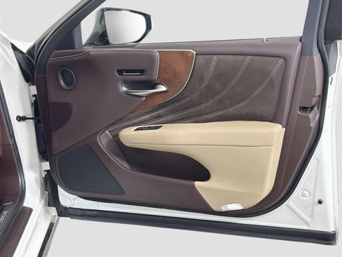 Used 2020 Lexus LS 500 RWD image 31