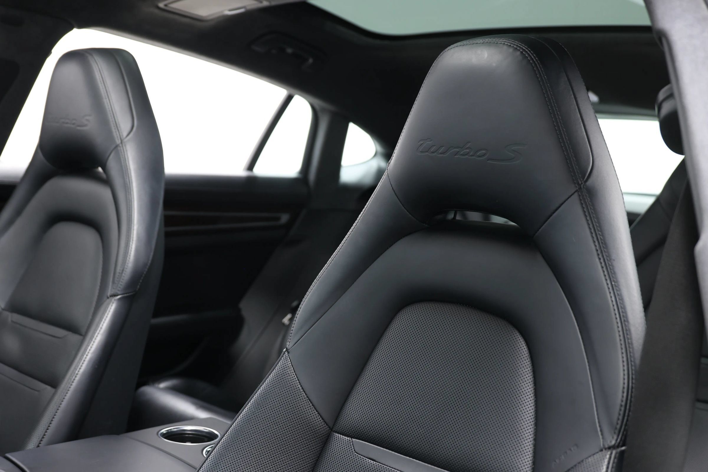 Used 2018 Porsche Panamera Turbo S Executive w/ Assistance Package AWD/4WD image 17