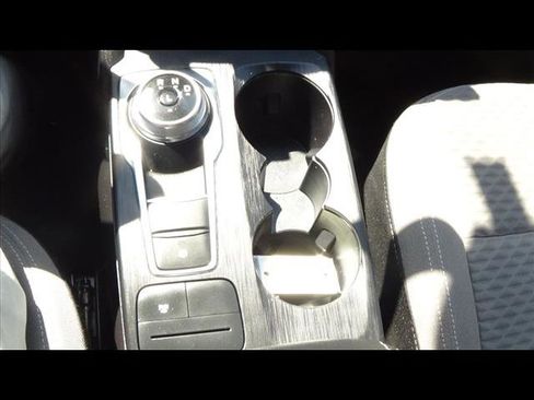 Used 2022 Ford Escape SE image 26