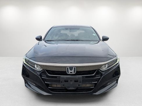 Used 2018 Honda Accord Sport image 2