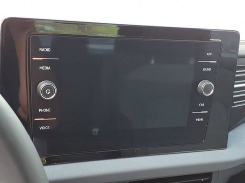 Used 2025 Volkswagen Jetta SE FWD image 25