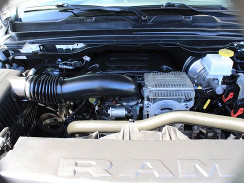Used 2021 RAM 1500 Laramie w/ Sport Appearance Package AWD/4WD image 40