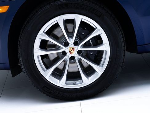 Certified 2026 Porsche Macan AWD/4WD image 12
