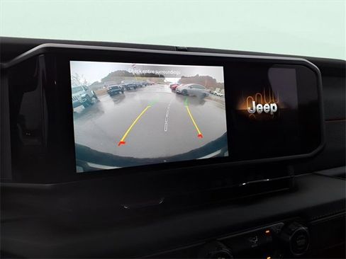 Used 2024 Jeep Wrangler Unlimited Rubicon image 19