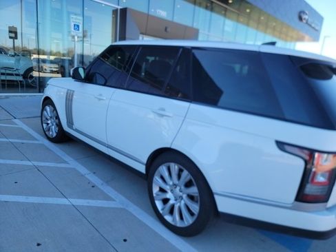 Used 2017 Land Rover Range Rover Supercharged image 2