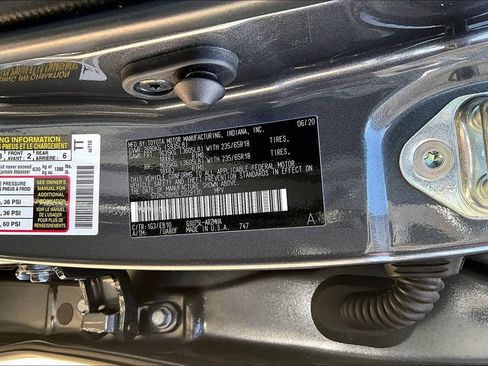 Used 2020 Toyota Highlander XLE AWD/4WD image 33