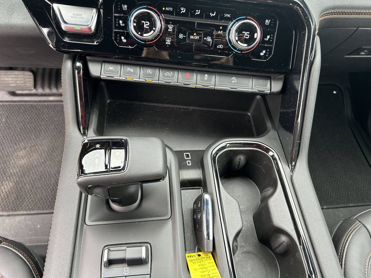 Used 2024 GMC Sierra 1500 AT4 w/ Technology Package AWD/4WD image 10