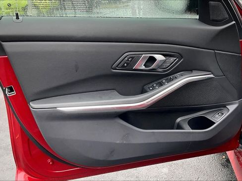 Used 2026 BMW 330i Sedan w/ M Sport Package image 24