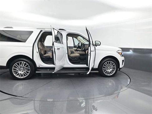 Used 2023 Ford Expedition Max Limited image 39