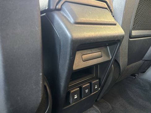 Used 2019 Land Rover Discovery Sport SE image 20