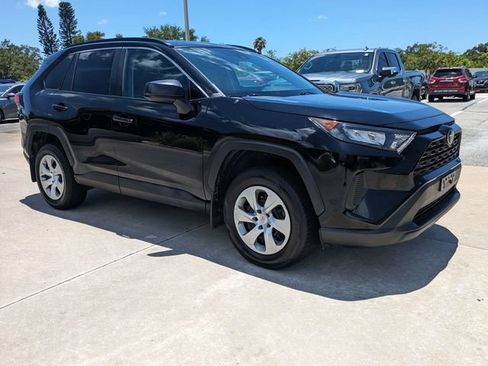 Used 2021 Toyota RAV4 LE w/ Carpet Mat Package (TMS) FWD image 2