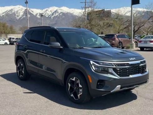 Certified 2025 Kia Seltos EX w/ EX Sunroof Package AWD/4WD image 9