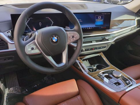Used 2024 BMW X7 xDrive40i image 29