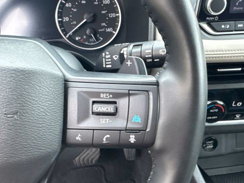 Used 2025 Nissan Rogue SV FWD image 27