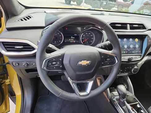 Used 2023 Chevrolet TrailBlazer ACTIV w/ Sun and Liftgate Package image 12