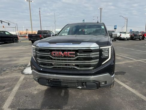 Used 2022 GMC Sierra 1500 SLT w/ Max Trailering Package AWD/4WD image 3