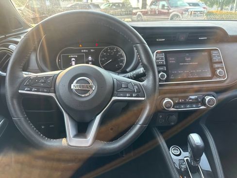 Used 2019 Nissan Kicks SR w/ SR Premium Package FWD image 13