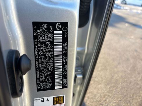 Used 2017 Toyota Prius Prime Premium image 27