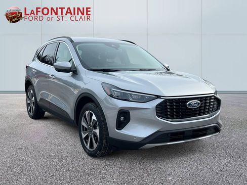 Used 2024 Ford Escape Platinum image 3