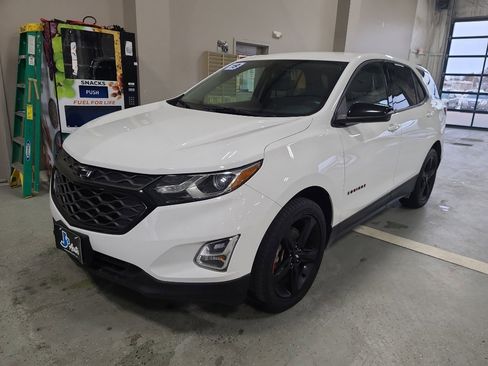 Used 2019 Chevrolet Equinox LT image 2