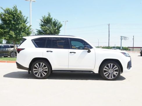 Used 2025 Lexus LX 700h Luxury w/ Appearance Package AWD/4WD image 10