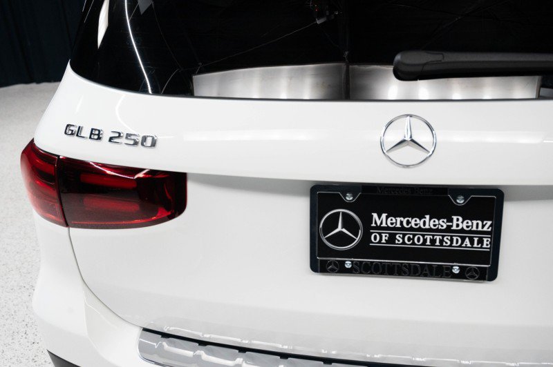 New 2026 Mercedes-Benz GLB 250 image 9