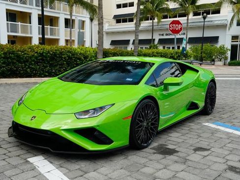 Used 2021 Lamborghini Huracan EVO RWD image 9