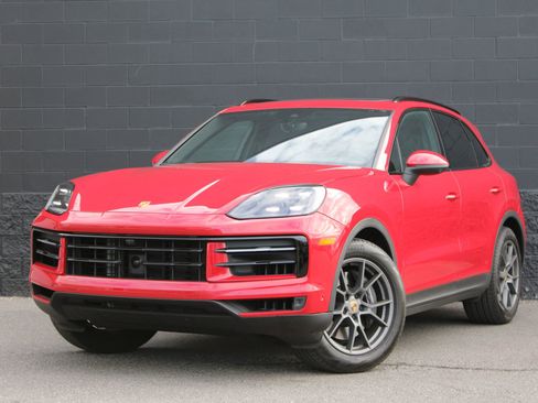 Certified 2024 Porsche Cayenne image 1