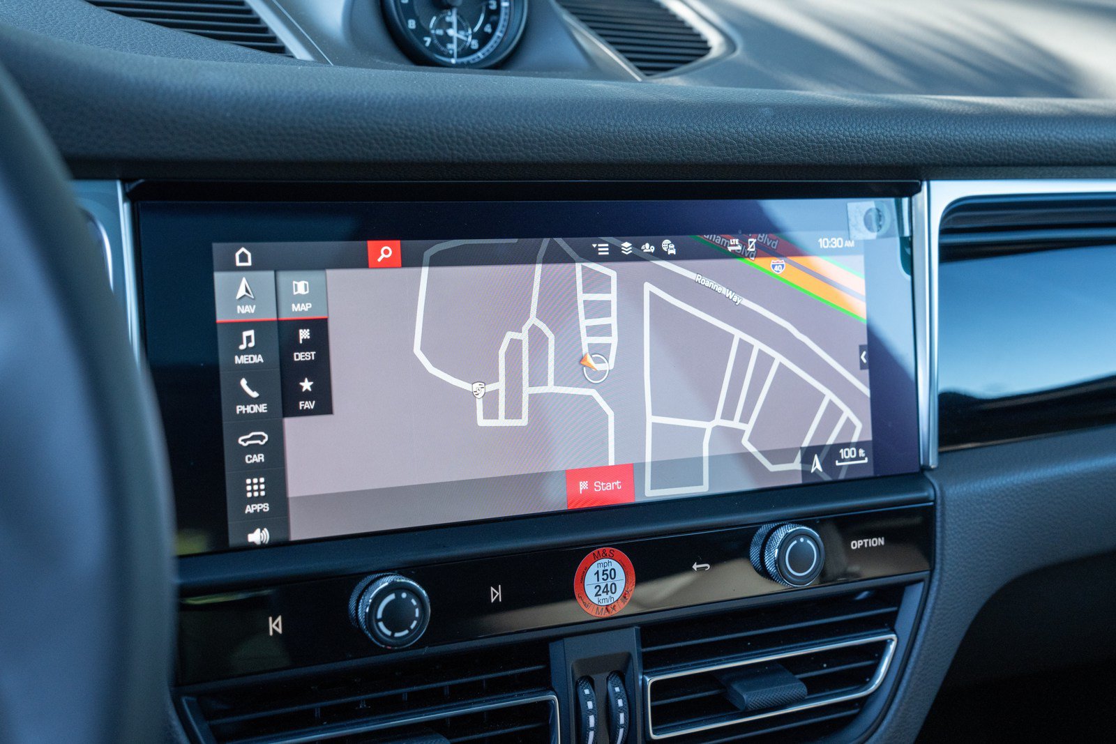 Certified 2026 Porsche Macan AWD/4WD image 28