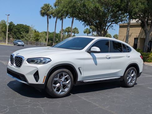 Used 2024 BMW X4 xDrive30i w/ Parking Assistance Package AWD/4WD image 2
