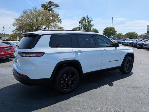 Used 2021 Jeep Grand Cherokee L Laredo image 26