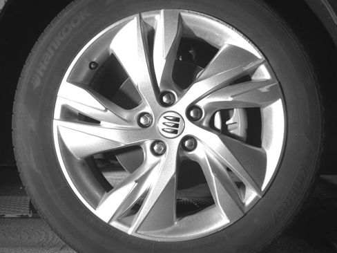Used 2025 Buick Encore GX Preferred AWD/4WD image 13