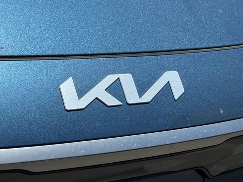 Used 2024 Kia Niro Wind FWD image 2