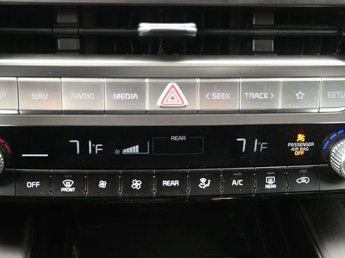 Used 2024 Kia Telluride LX image 18