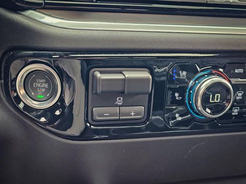 New 2025 GMC Sierra 2500 SLT w/ SLT Premium Package image 32