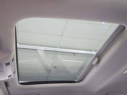 Used 2019 Volkswagen Jetta SE w/ Cold Weather Package image 21