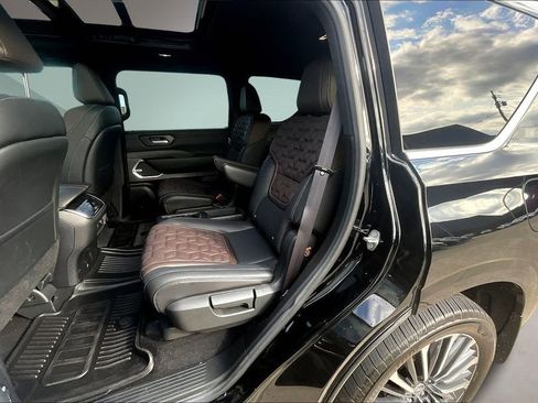 Certified 2025 Nissan Armada Platinum Reserve image 22