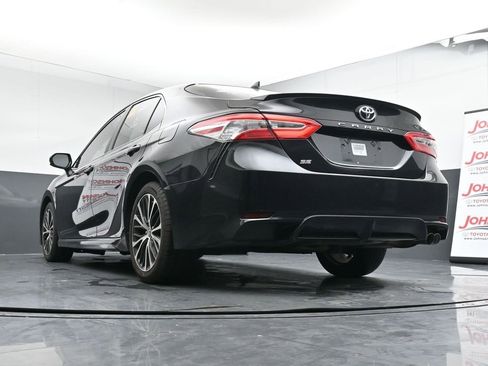 Used 2020 Toyota Camry SE image 21