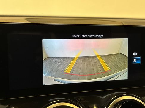 Used 2023 Mercedes-Benz GLB 250 4MATIC image 17