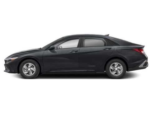 New 2026 Hyundai Elantra SE FWD image 3