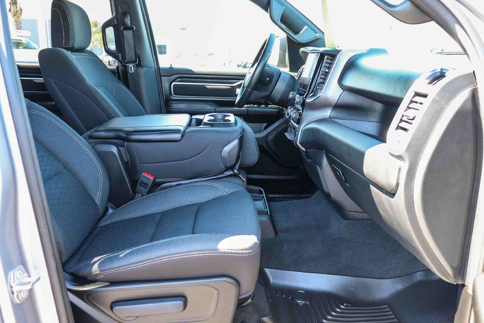Used 2025 RAM 1500 Big Horn AWD/4WD image 17