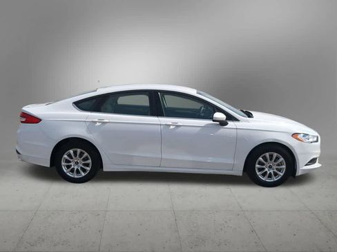 Used 2018 Ford Fusion S FWD image 7