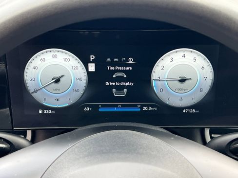 Certified 2024 Hyundai Elantra SEL image 24