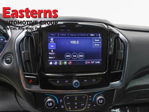 Used 2023 Chevrolet Traverse LT w/ Rear Camera Mirror Package AWD/4WD image 12